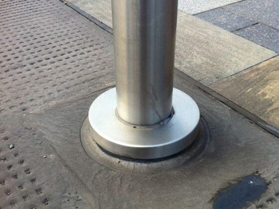 Bezel Bollard