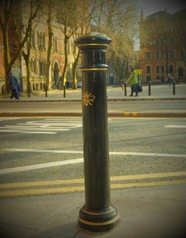 Manchester Bee Bollard - Image 3