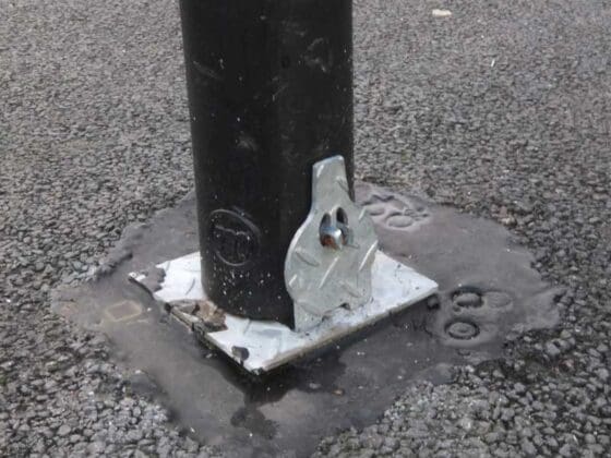 Plastic Supermarket Bollard Removable - Image 2
