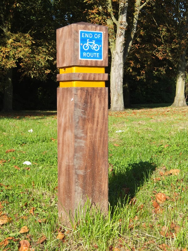 Pointed Top with Twin Rebate, with Sign