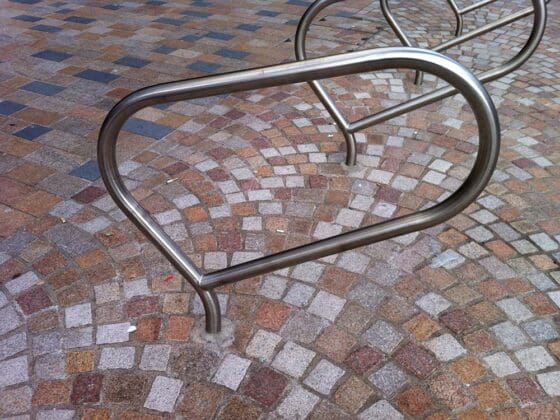The Que cycle stand