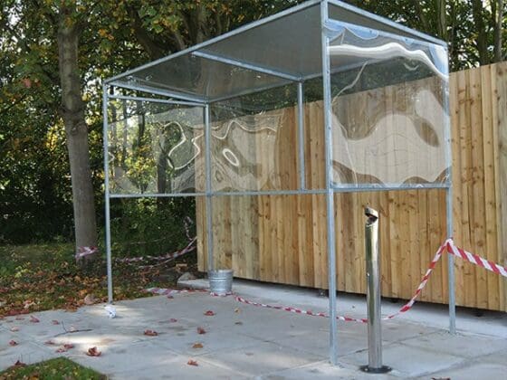 Lincoln Smoking Shelter