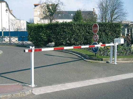 Telescopic boom barrier