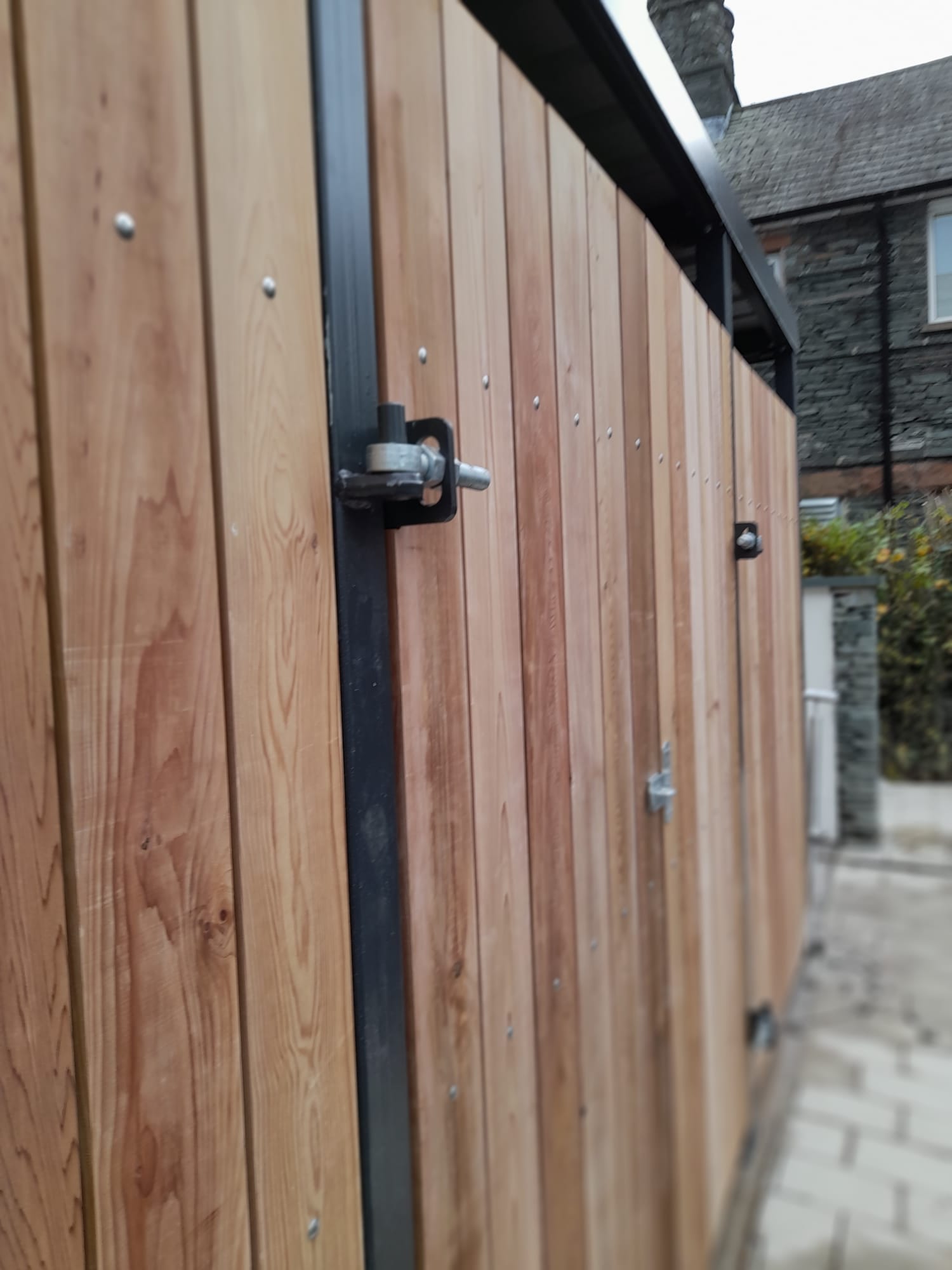 Bin Store with Steel Roof - Image 4
