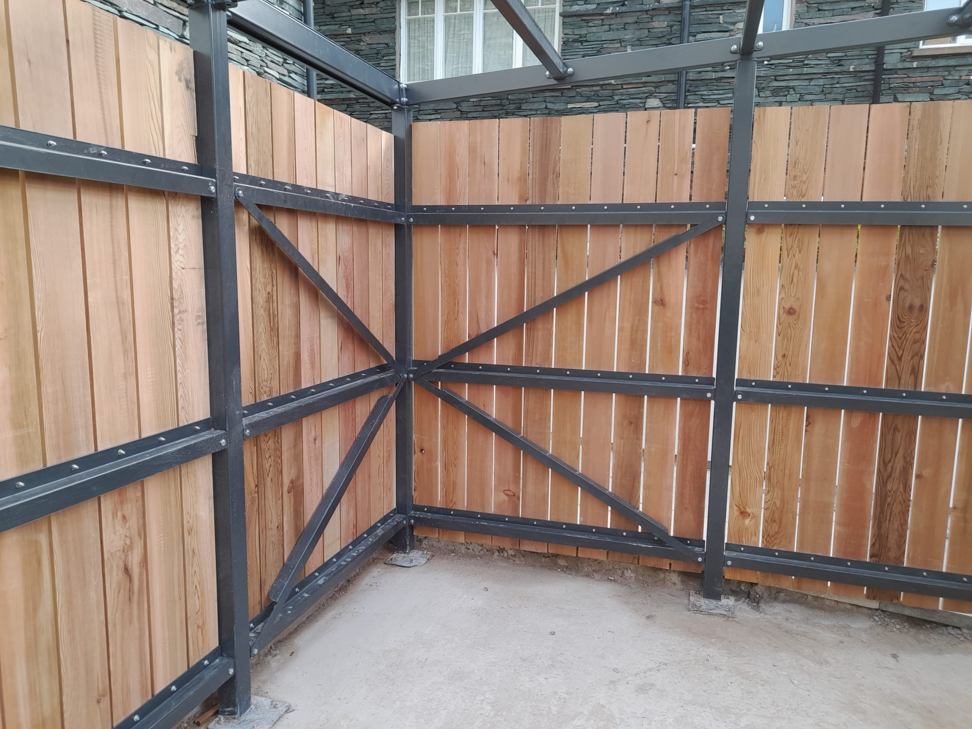 Bin Store with Steel Roof - Image 7